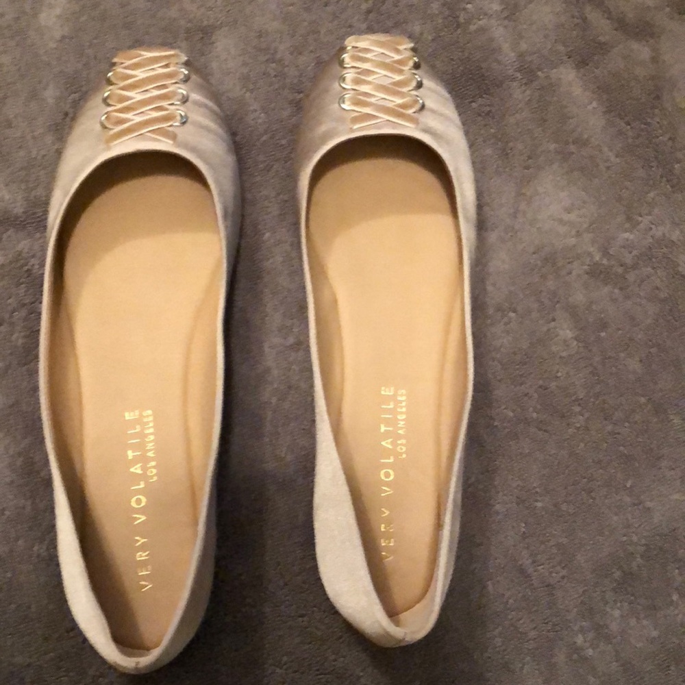 Shoes~Very Volatile